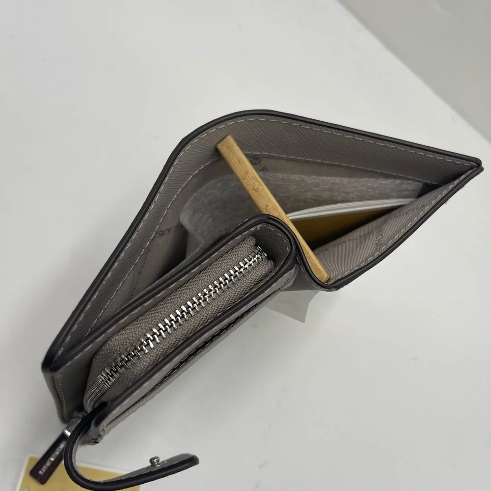 MICHAEL KORS Medium Saffiano Leather Bifold Zip CN Wallet Pearl Grey  NWT